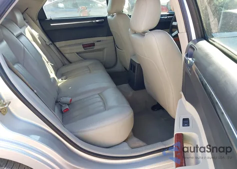 2006 Chrysler 300C from USA, damaged, VIN 2C3KA63H06H277699